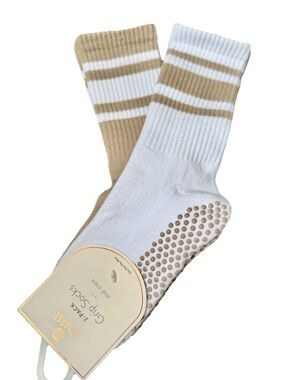 NEW Balance Collection Mid-Crew Grip Socks 2 Pack Striped Pilates Non Slip OS
